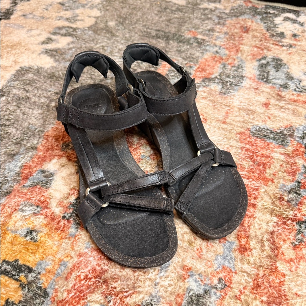 Teva Ysidro Women's Black Leather Universal Wedge Sandals
